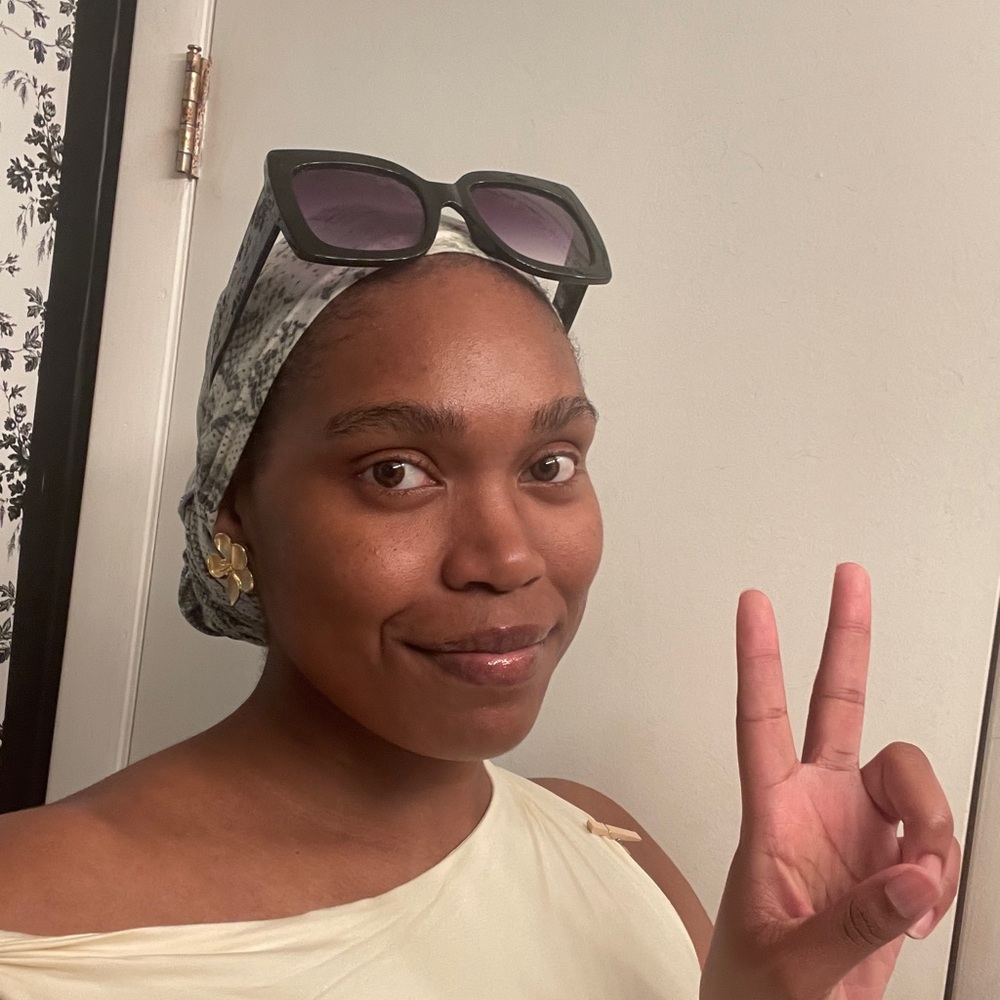 Meet your Posher, D'naira